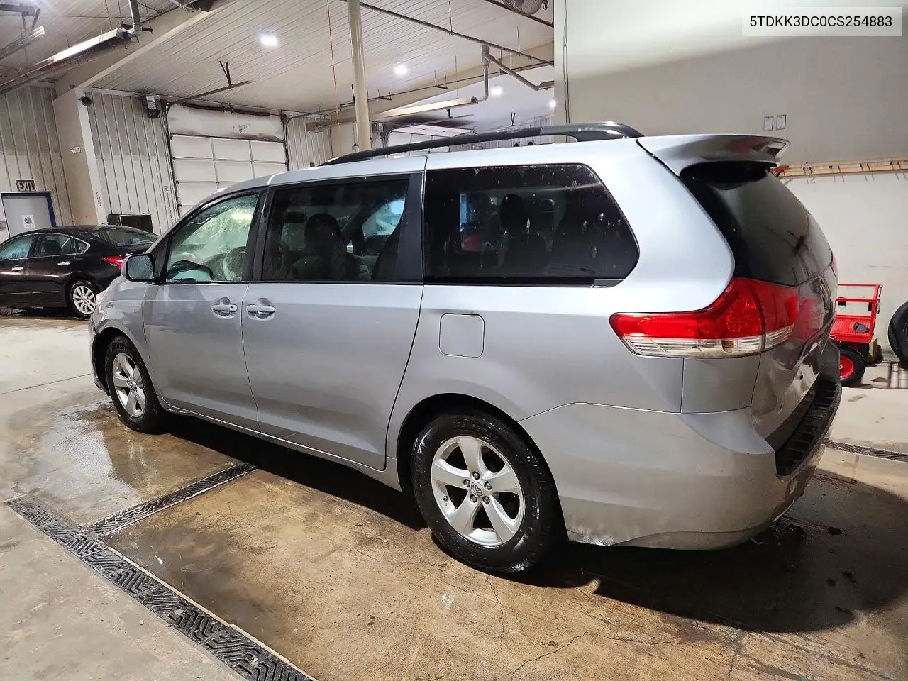 2012 TOYOTA SIENNA VIN 5TDKK3DC0CS254883 — фото 2