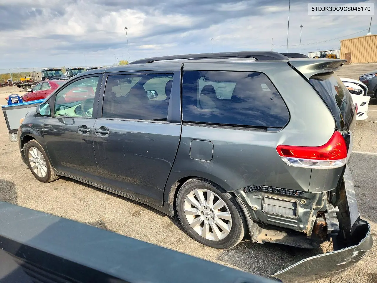 2012 TOYOTA SIENNA VIN 5TDJK3DC9CS045170 — фото 2