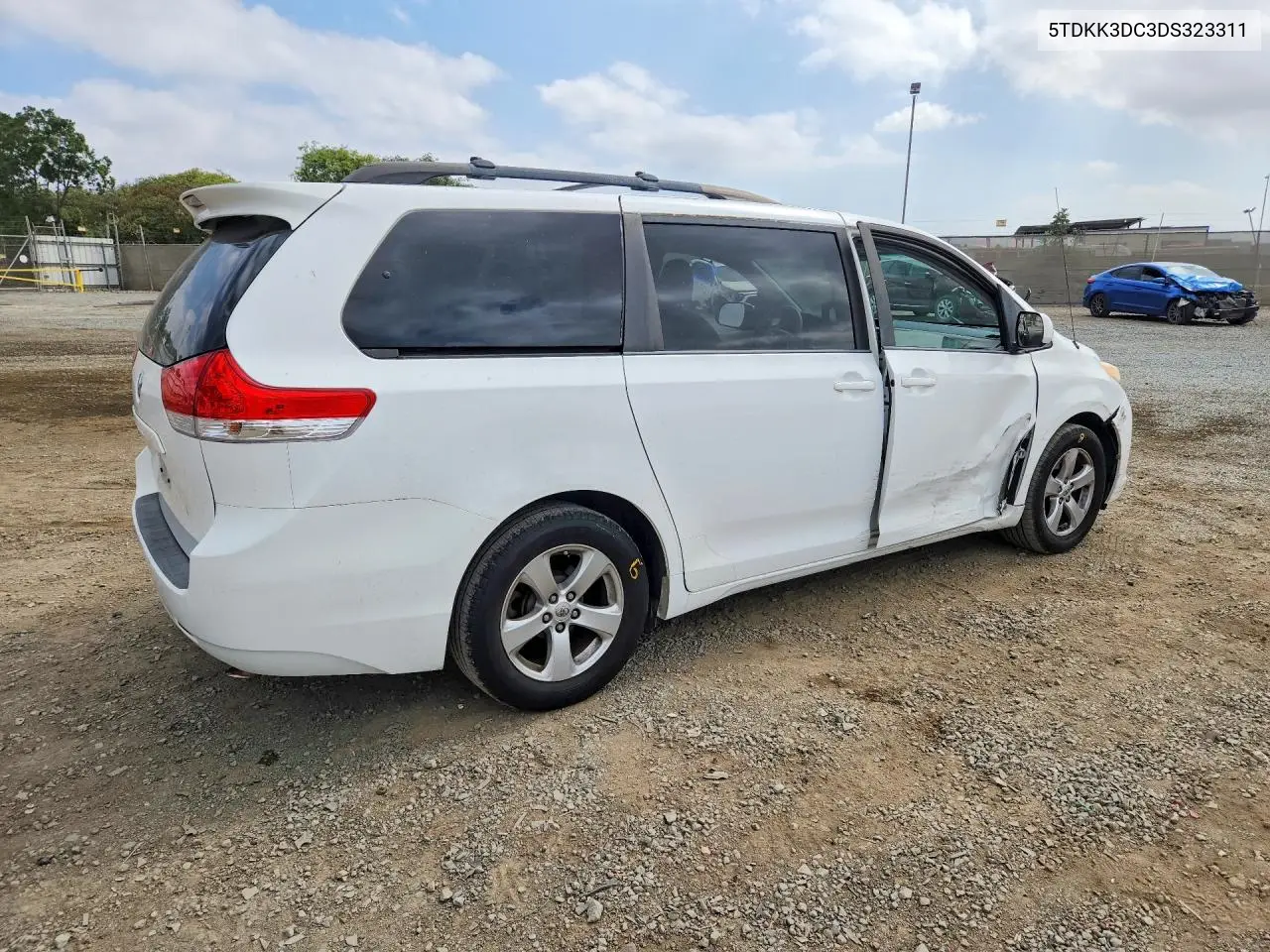 2013 TOYOTA SIENNA VIN 5TDKK3DC3DS323311 — фото 3