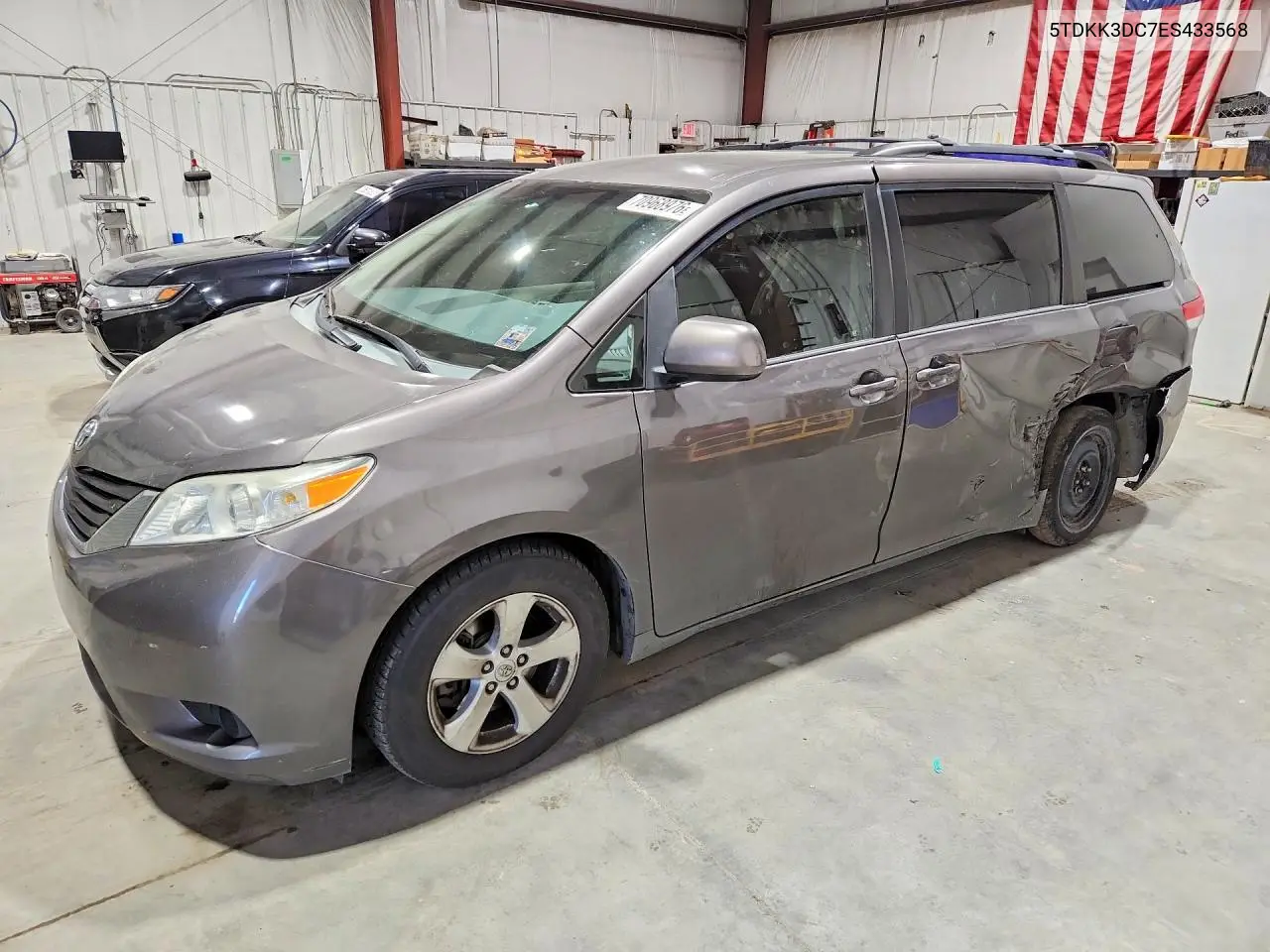 TOYOTA SIENNA 2014, VIN 5TDKK3DC7ES433568