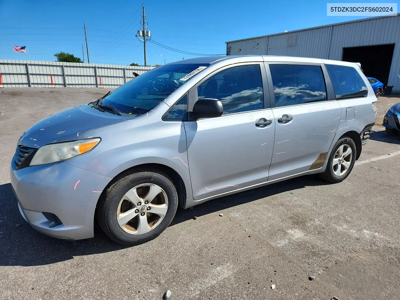 TOYOTA SIENNA 2015, VIN 5TDZK3DC2FS602024