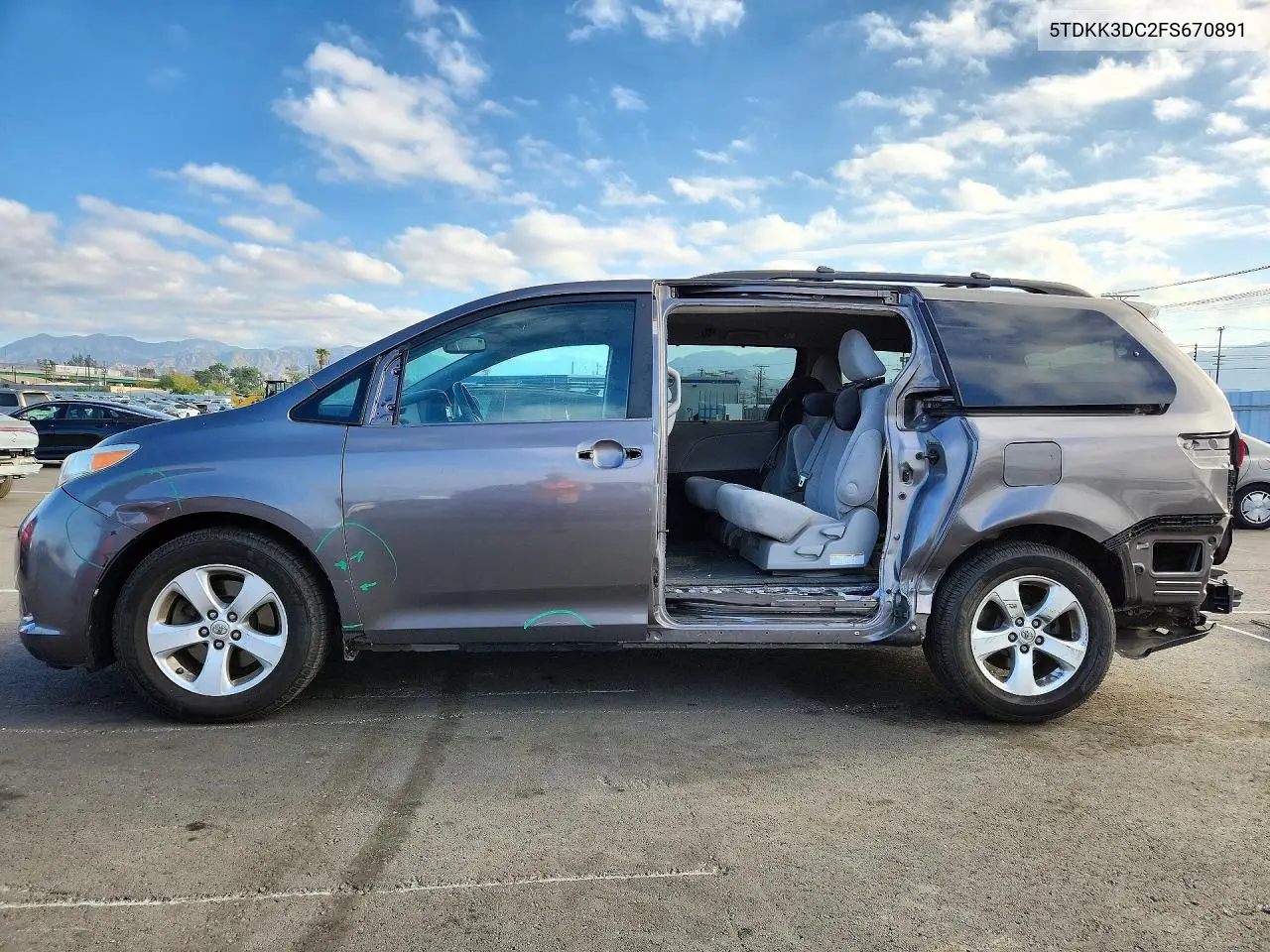 TOYOTA SIENNA 2015, VIN 5TDKK3DC2FS670891