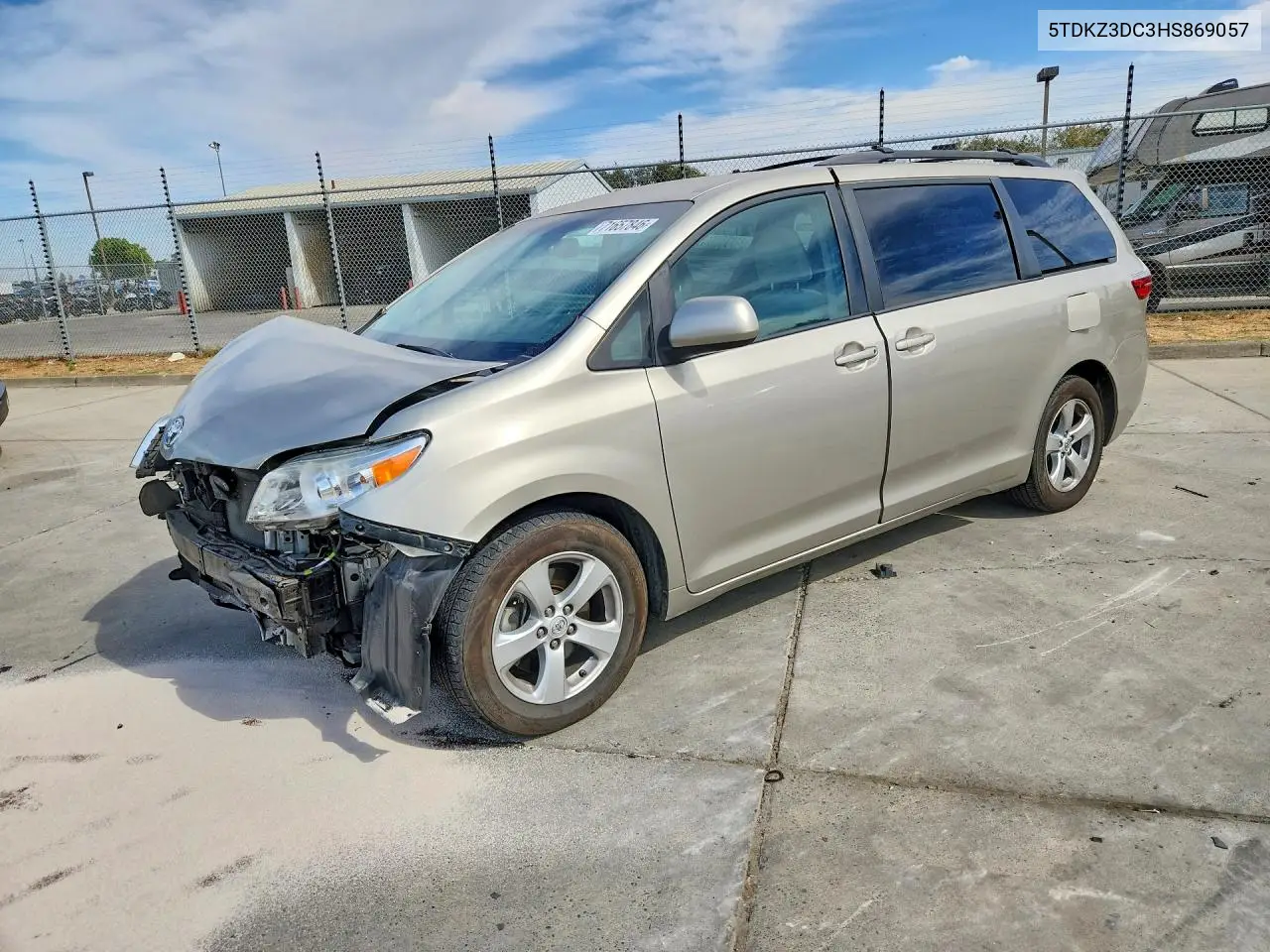 TOYOTA SIENNA 2017, VIN 5TDKZ3DC3HS869057