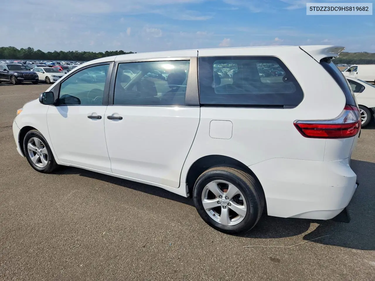 2017 TOYOTA SIENNA VIN 5TDZZ3DC9HS819682 — фото 2