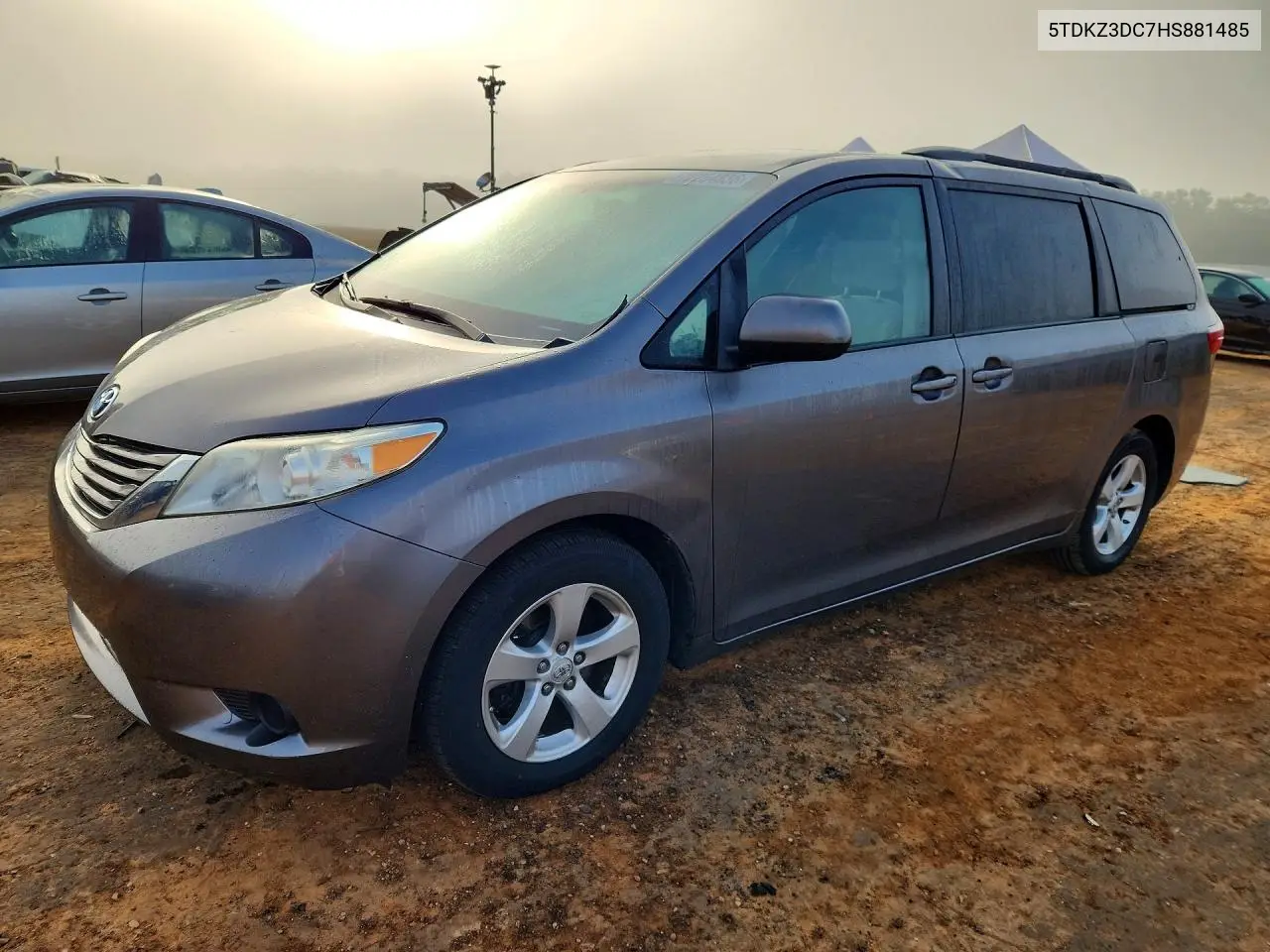 TOYOTA SIENNA 2017, VIN 5TDKZ3DC7HS881485
