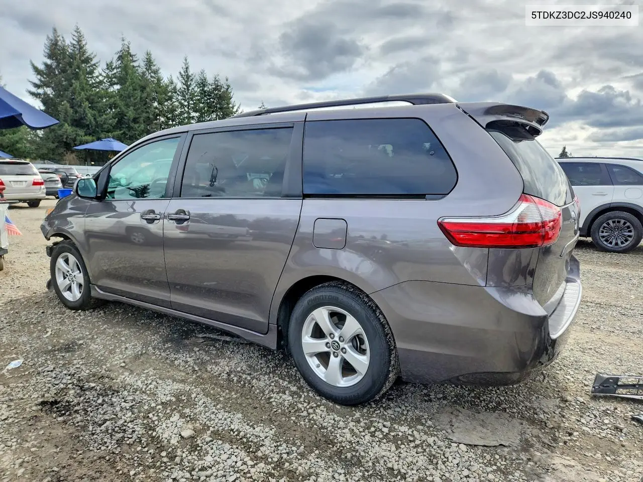 2018 TOYOTA SIENNA VIN 5TDKZ3DC2JS940240 — фото 2