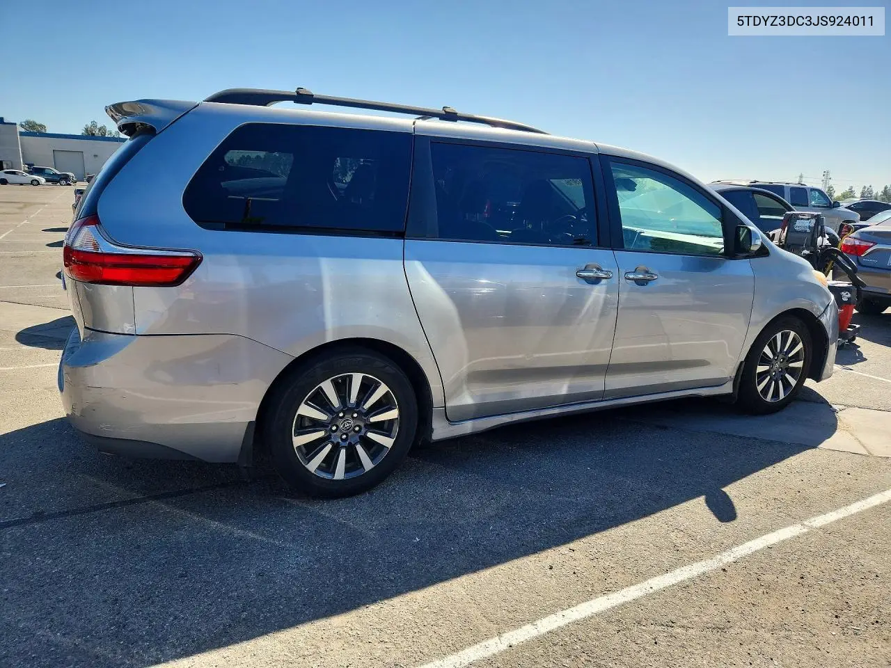 2018 TOYOTA SIENNA VIN 5TDYZ3DC3JS924011 — фото 3