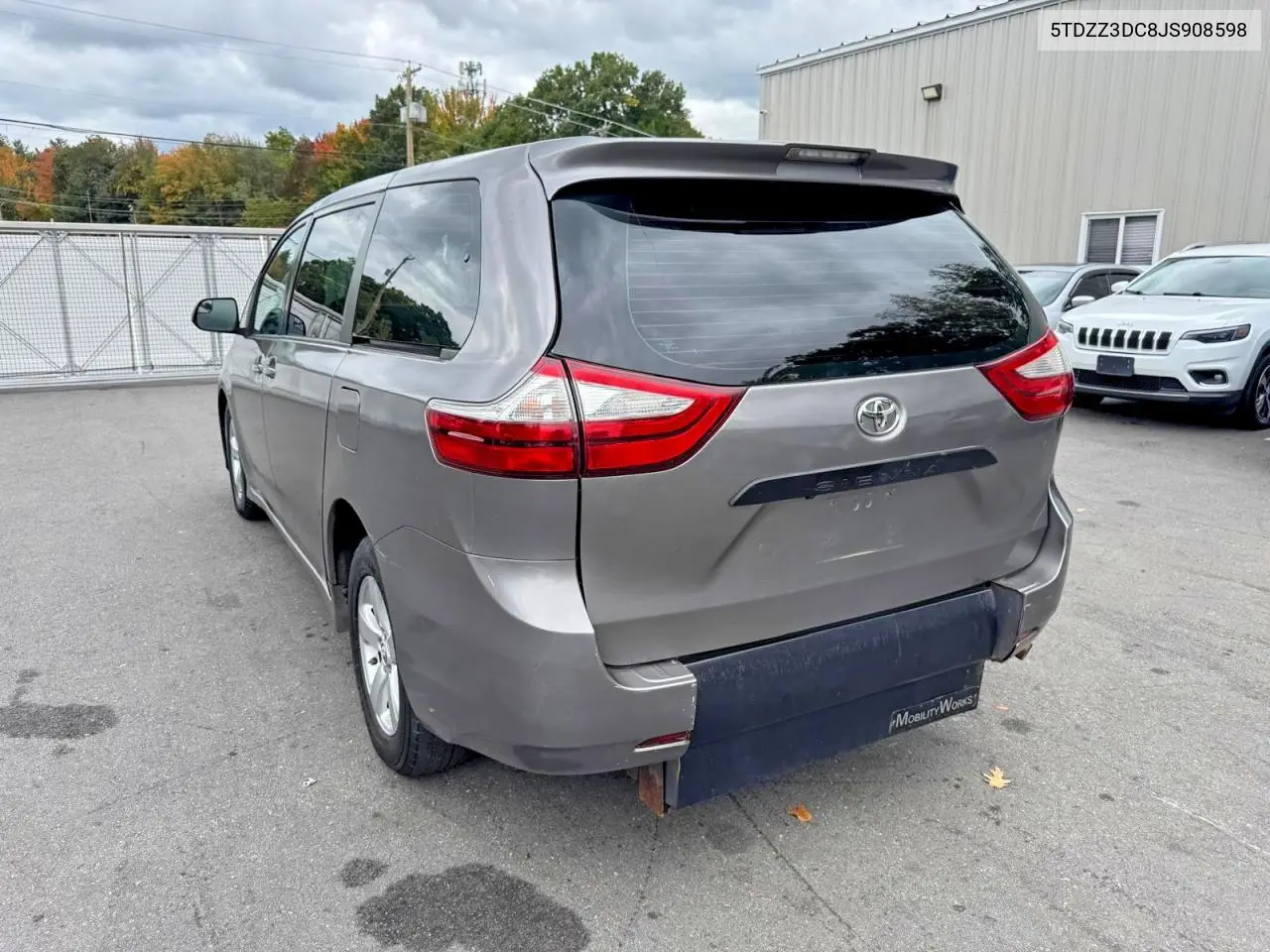 2018 TOYOTA SIENNA VIN 5TDZZ3DC8JS908598 — фото 2