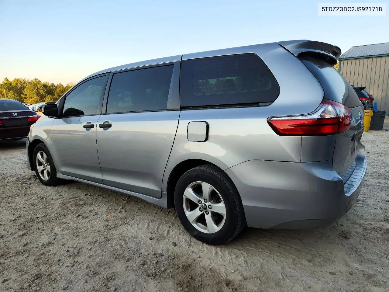 2018 TOYOTA SIENNA VIN 5TDZZ3DC2JS921718 — фото 2