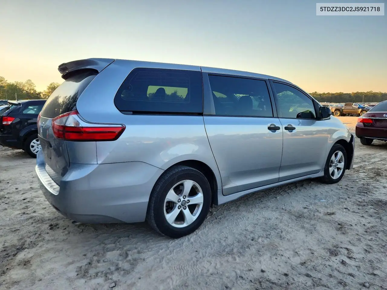 2018 TOYOTA SIENNA VIN 5TDZZ3DC2JS921718 — фото 3