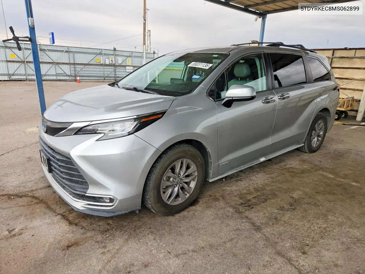 TOYOTA SIENNA 2021, VIN 5TDYRKEC8MS062899