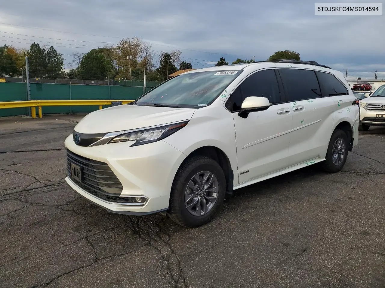 TOYOTA SIENNA 2021, VIN 5TDJSKFC4MS014594