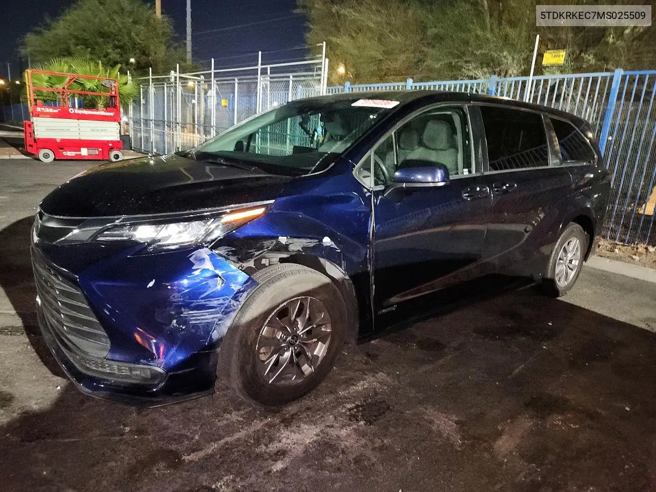 TOYOTA SIENNA 2021, VIN 5TDKRKEC7MS025509