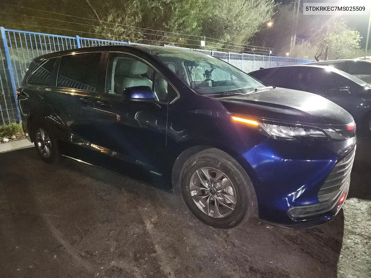 2021 TOYOTA SIENNA VIN 5TDKRKEC7MS025509 — фото 4