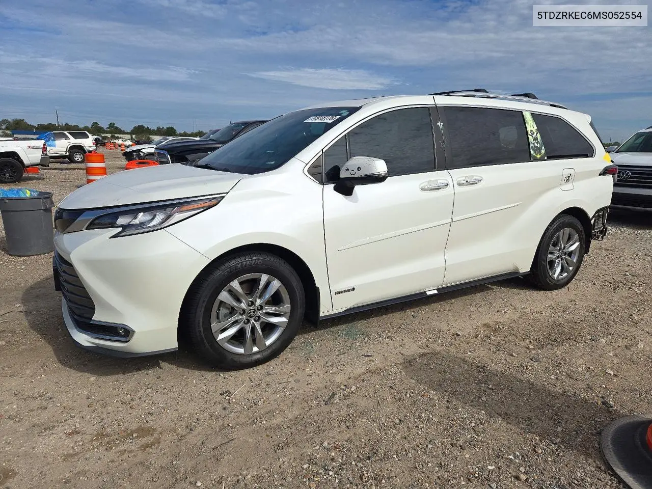 TOYOTA SIENNA 2021, VIN 5TDZRKEC6MS052554