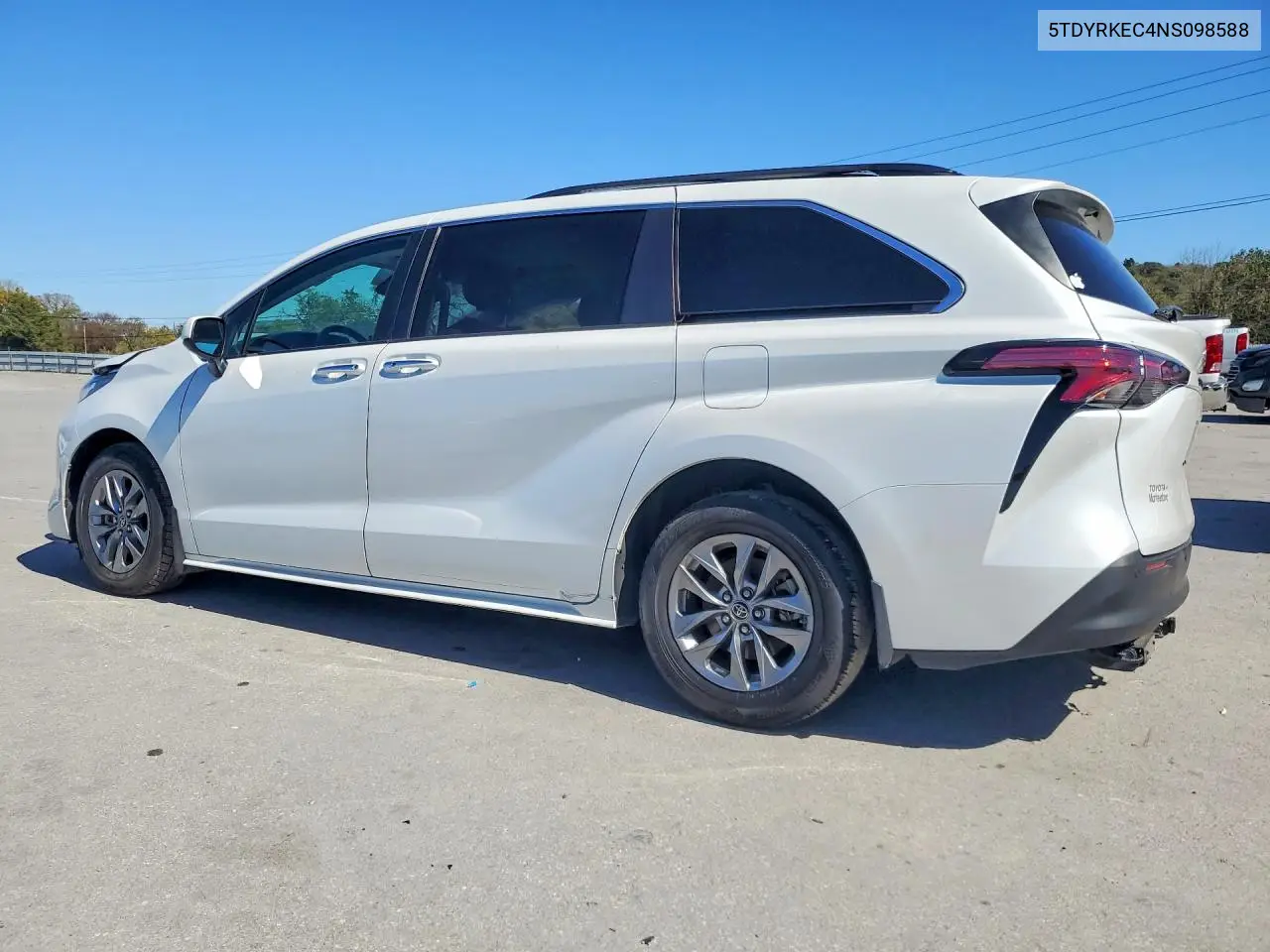 2022 TOYOTA SIENNA VIN 5TDYRKEC4NS098588 — фото 2