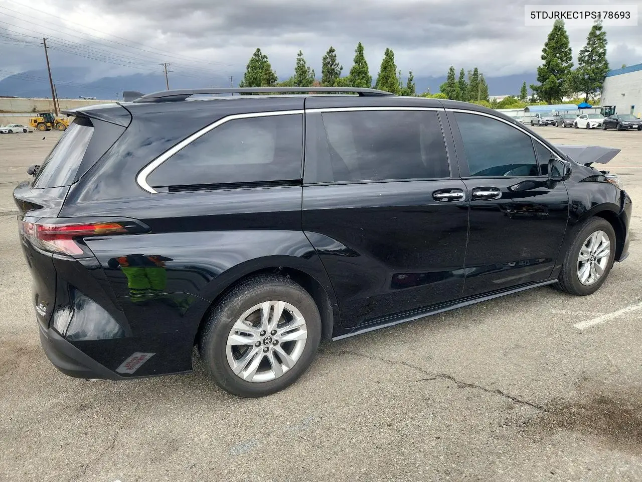 2023 TOYOTA SIENNA VIN 5TDJRKEC1PS178693 — фото 3