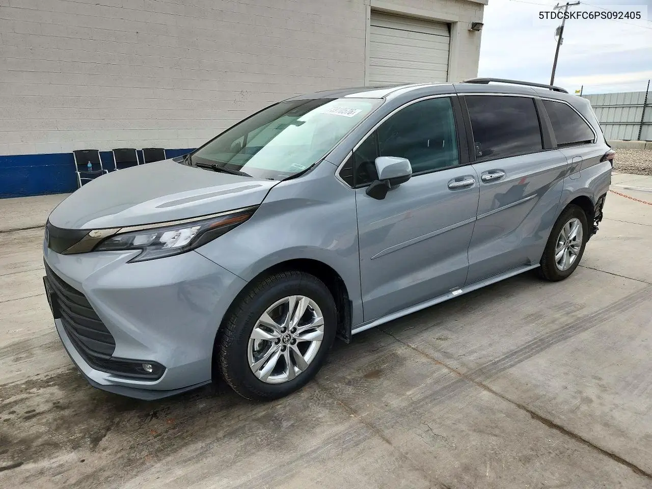 TOYOTA SIENNA 2023, VIN 5TDCSKFC6PS092405