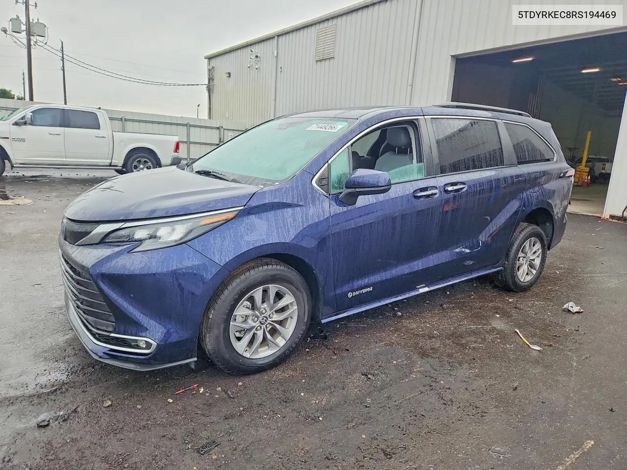 TOYOTA SIENNA 2024, VIN 5TDYRKEC8RS194469