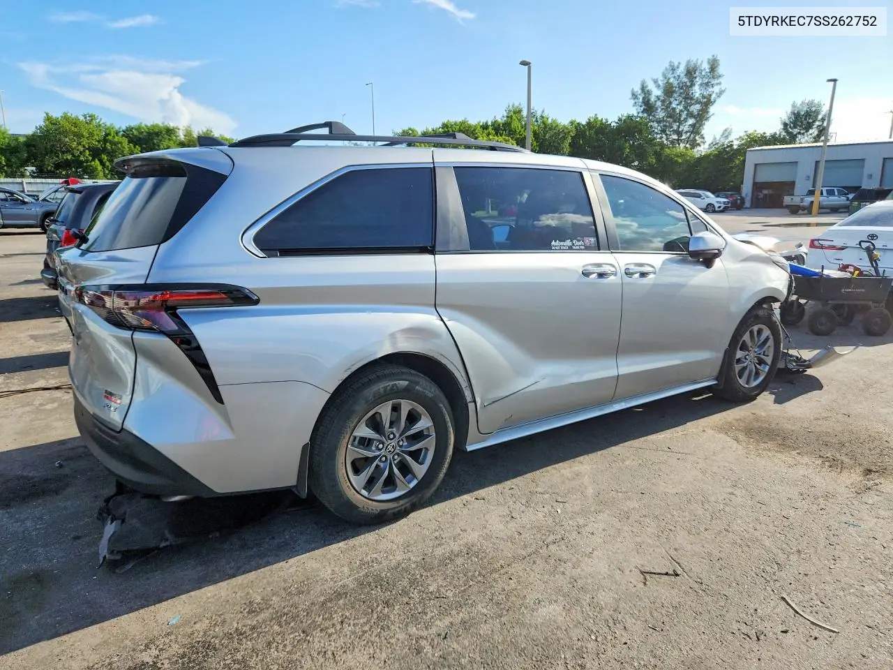 2025 TOYOTA SIENNA VIN 5TDYRKEC7SS262752 — фото 3