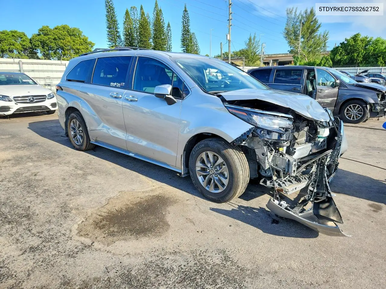 2025 TOYOTA SIENNA VIN 5TDYRKEC7SS262752 — фото 4