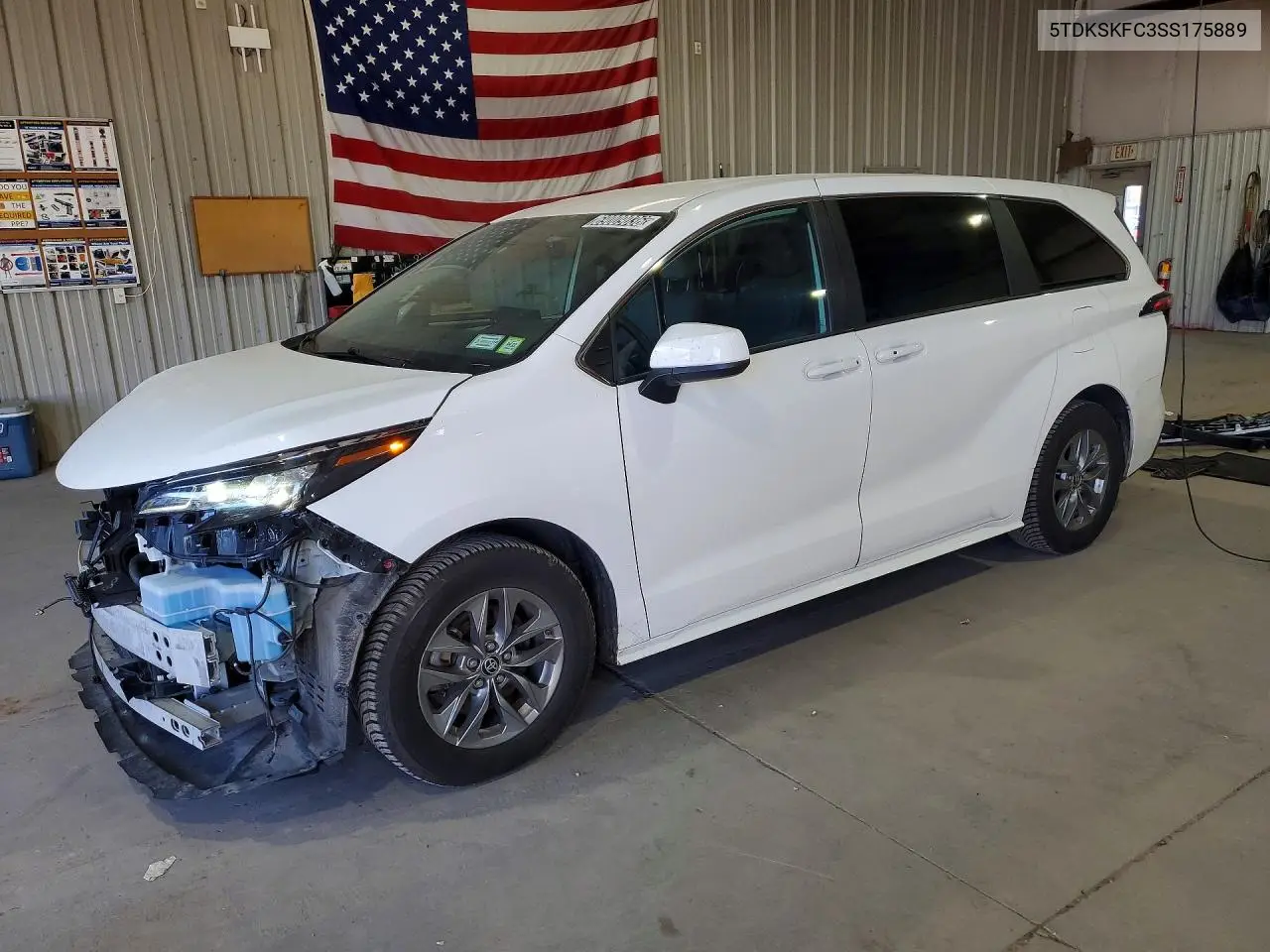 TOYOTA SIENNA 2025, VIN 5TDKSKFC3SS175889