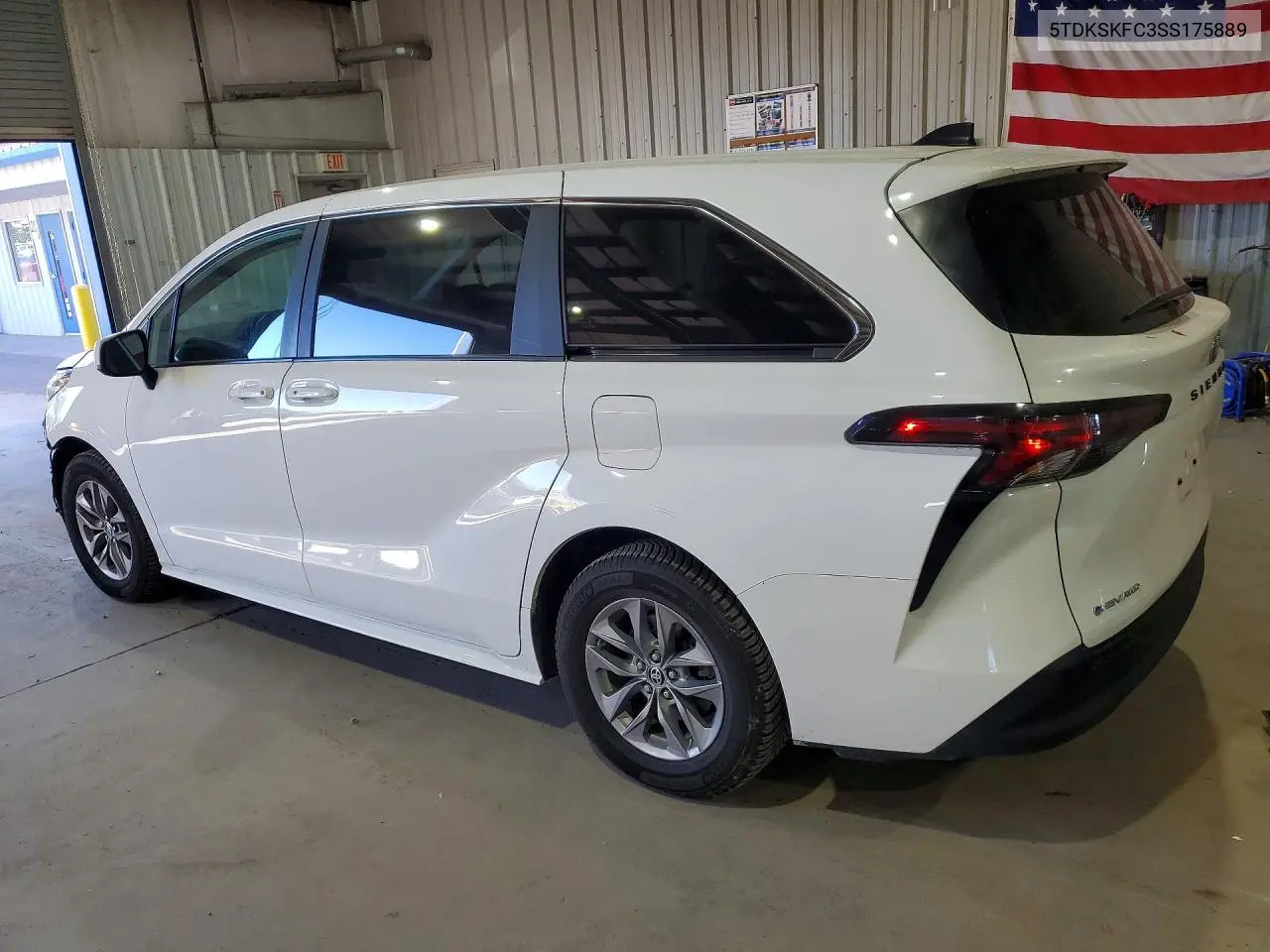 2025 TOYOTA SIENNA VIN 5TDKSKFC3SS175889 — фото 2
