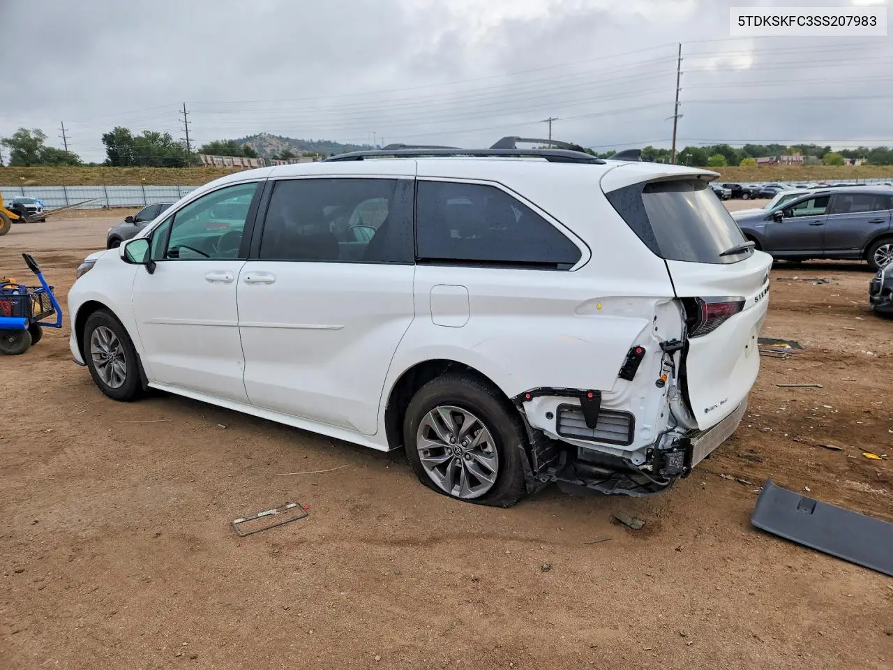 2025 TOYOTA SIENNA VIN 5TDKSKFC3SS207983 — фото 2