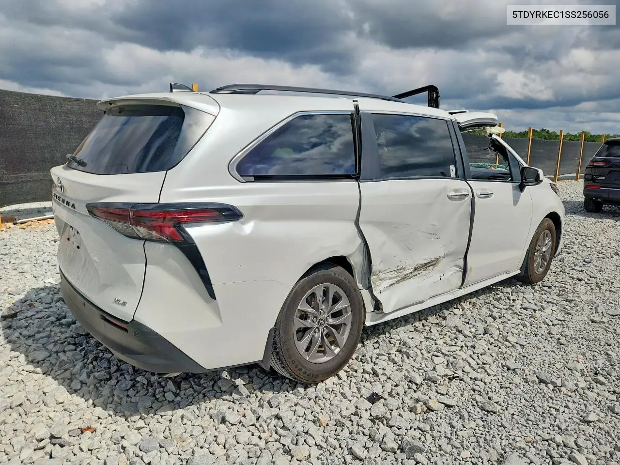 2025 TOYOTA SIENNA VIN 5TDYRKEC1SS256056 — фото 3