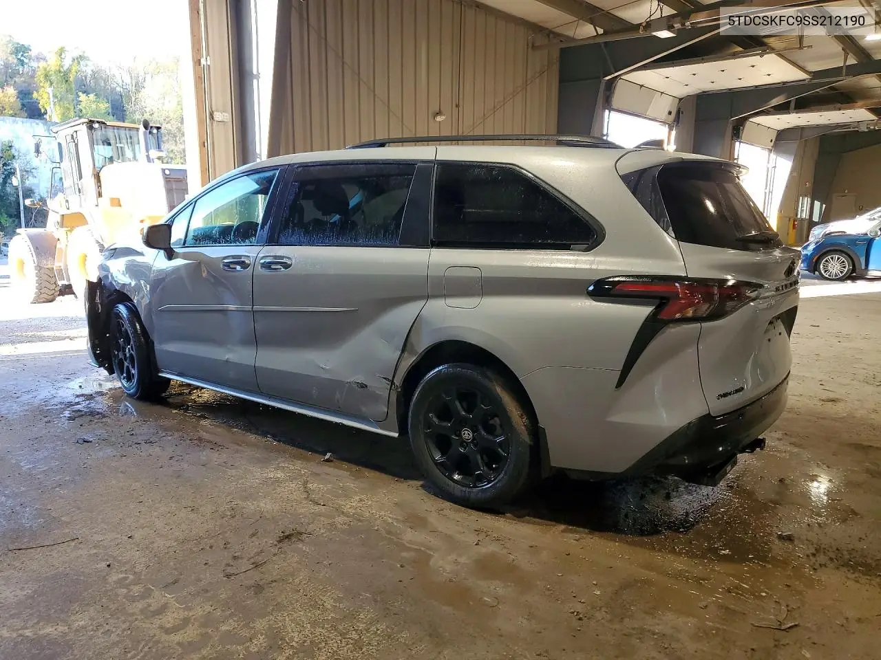 2025 TOYOTA SIENNA VIN 5TDCSKFC9SS212190 — фото 2