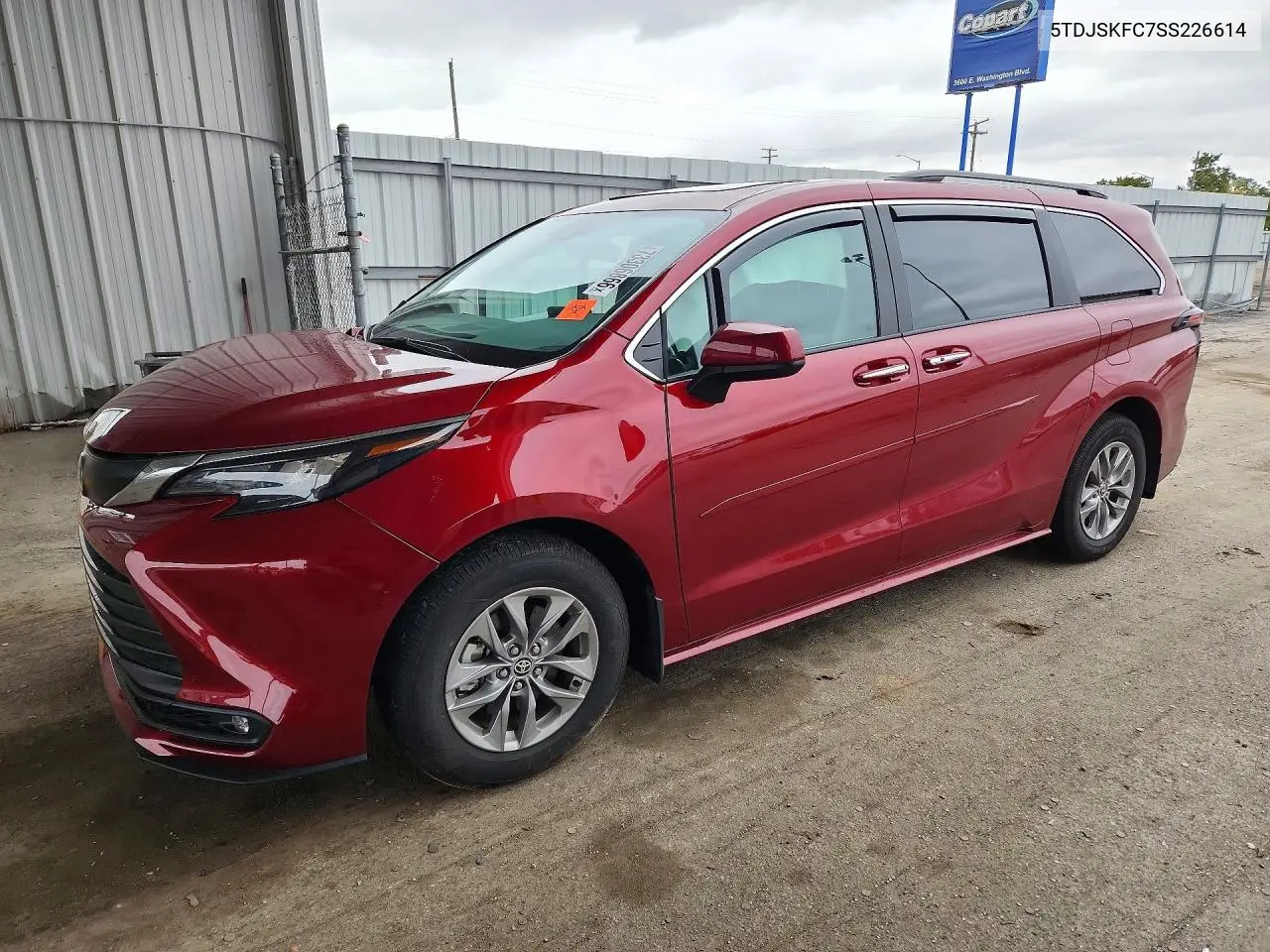 TOYOTA SIENNA 2025, VIN 5TDJSKFC7SS226614