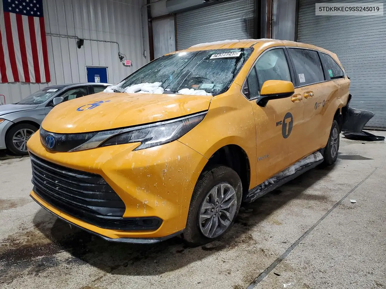 TOYOTA SIENNA 2025, VIN 5TDKRKEC9SS245019