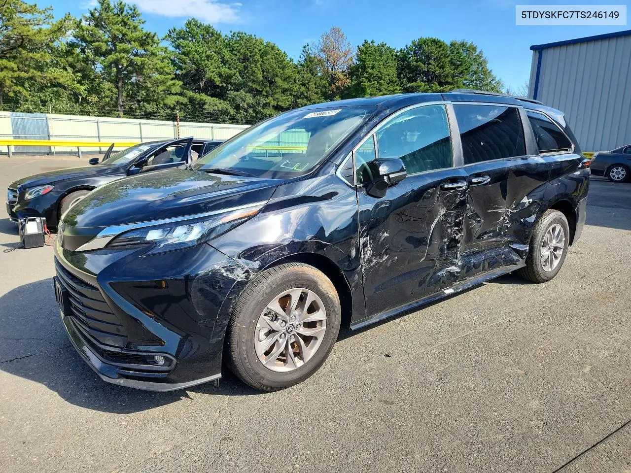 TOYOTA SIENNA 2026, VIN 5TDYSKFC7TS246149