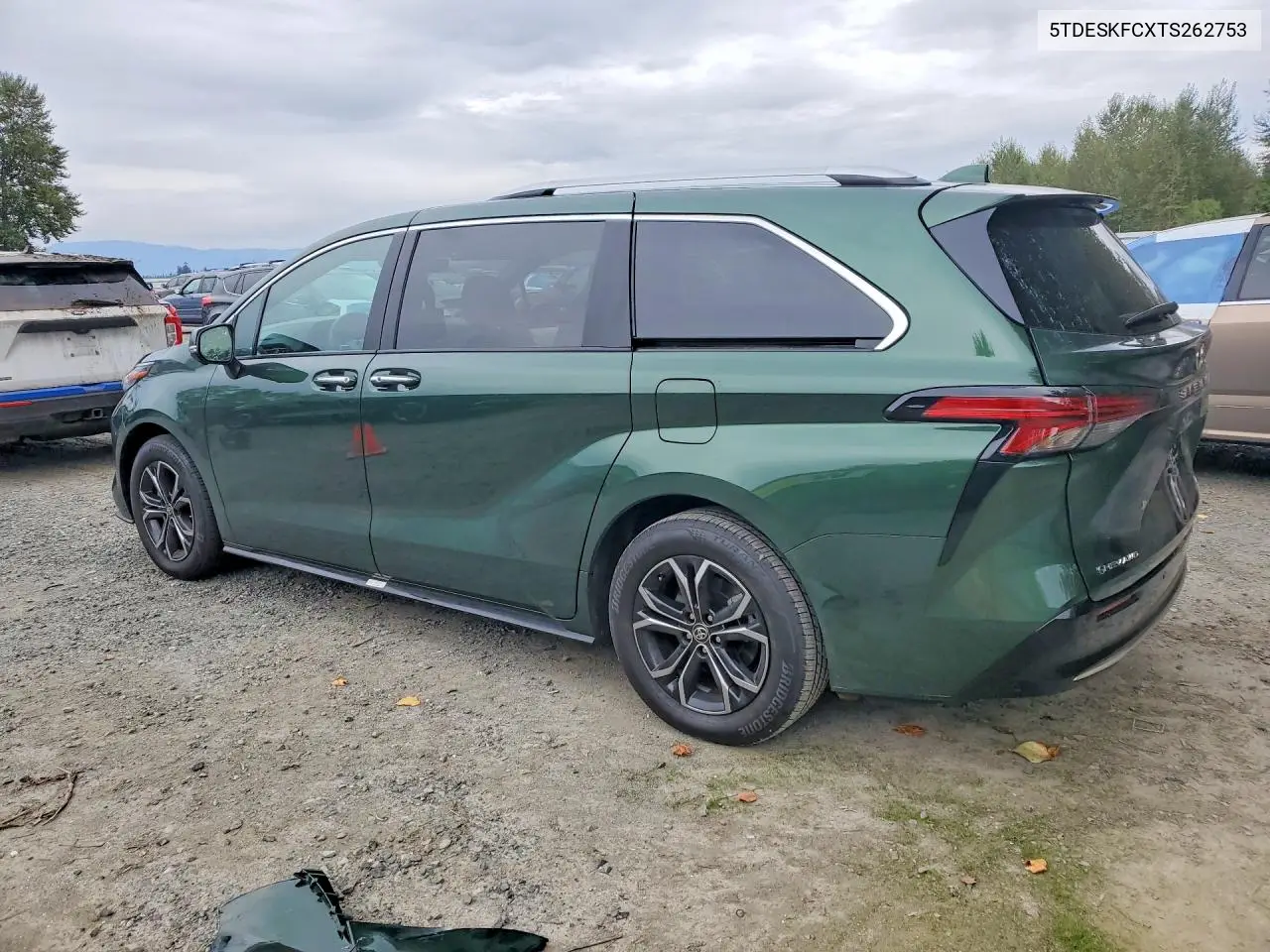 2026 TOYOTA SIENNA VIN 5TDESKFCXTS262753 — фото 2