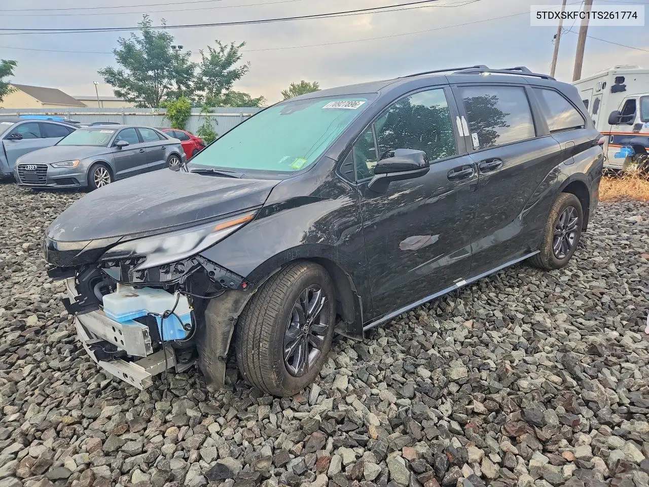 TOYOTA SIENNA 2026, VIN 5TDXSKFC1TS261774