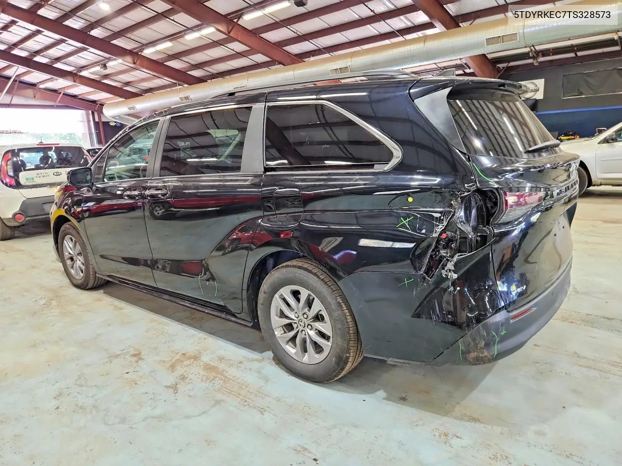 2026 TOYOTA SIENNA VIN 5TDYRKEC7TS328573 — фото 2