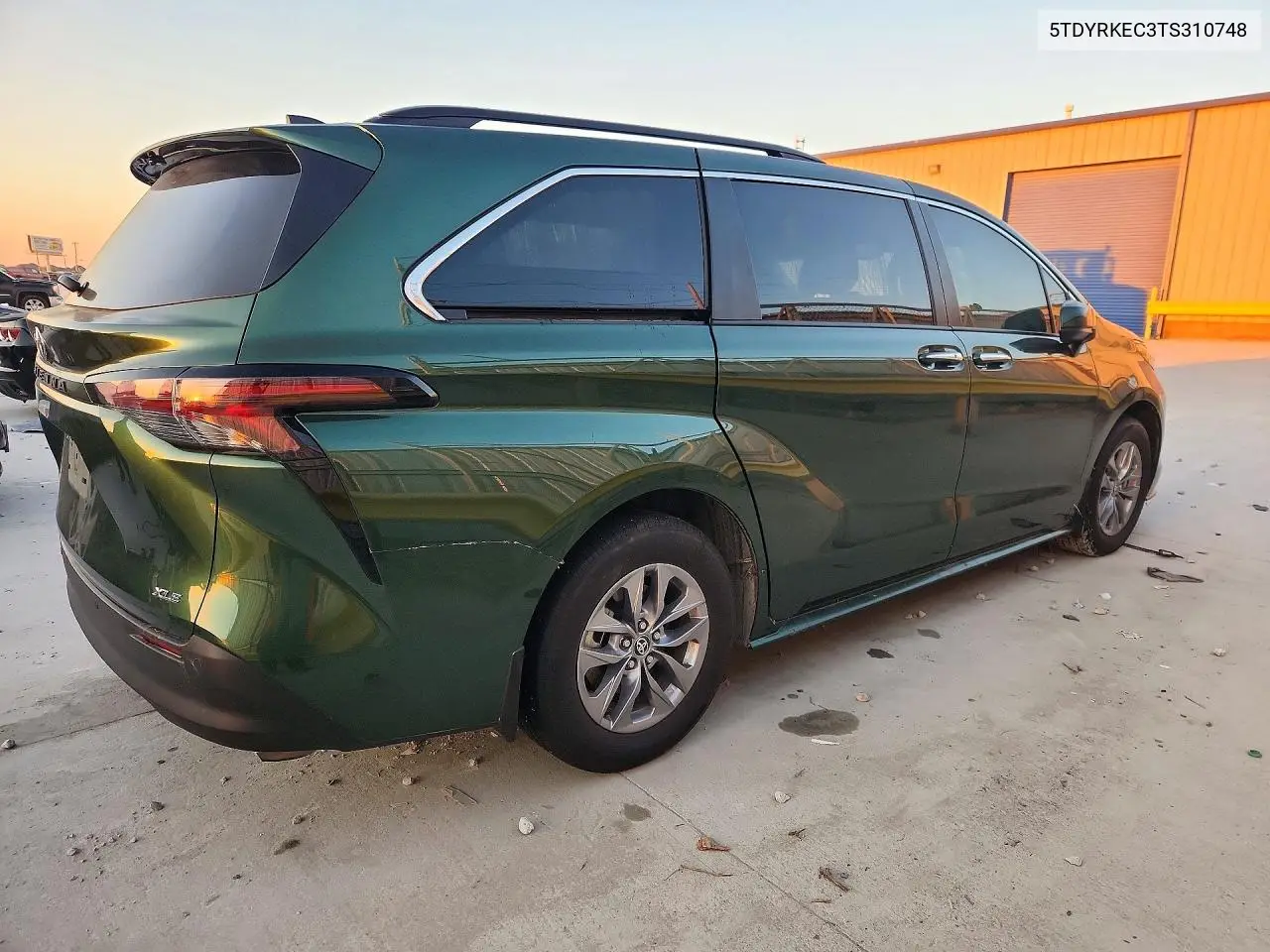 2026 TOYOTA SIENNA VIN 5TDYRKEC3TS310748 — фото 3
