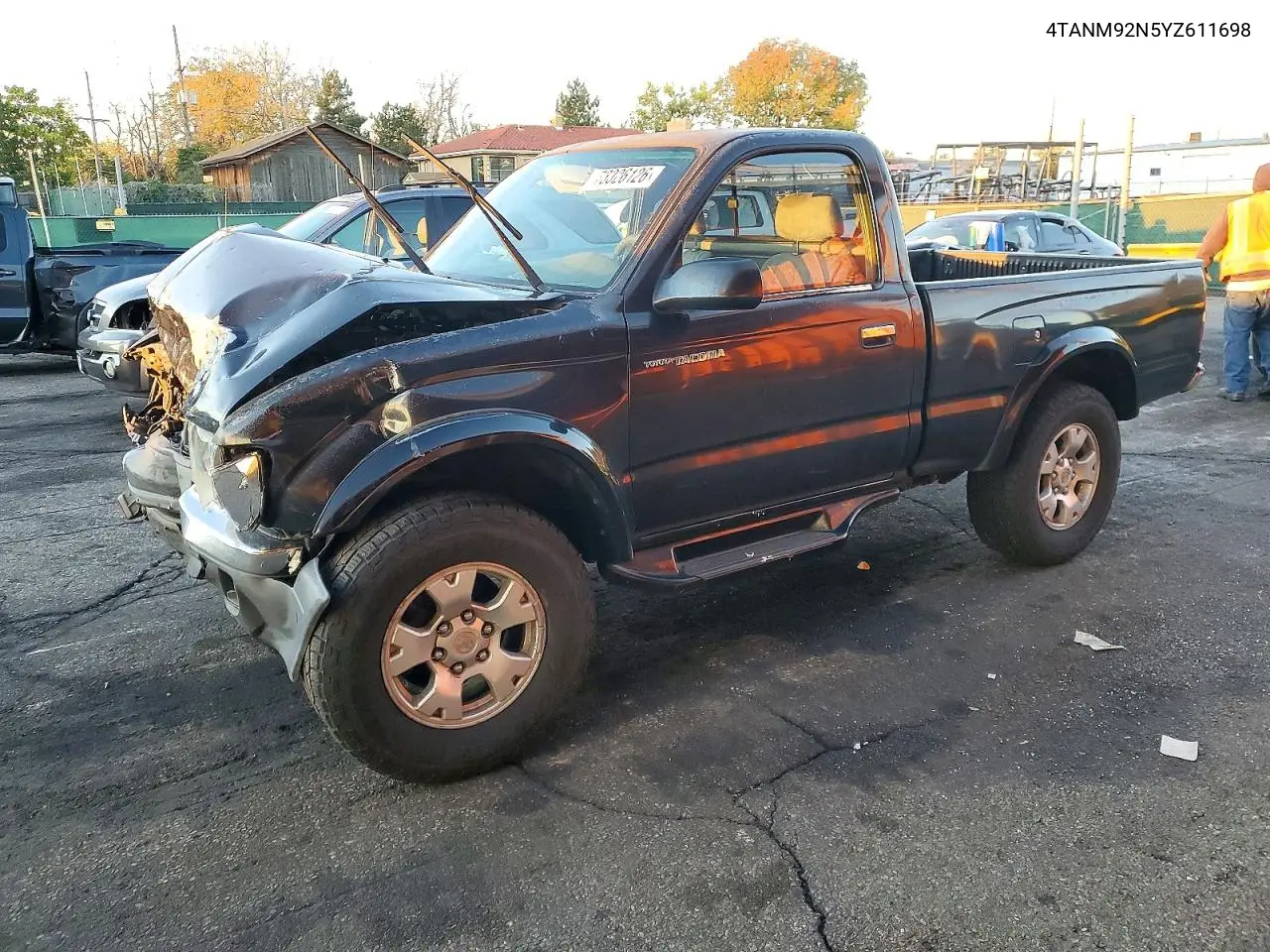TOYOTA TACOMA 2000, VIN 4TANM92N5YZ611698