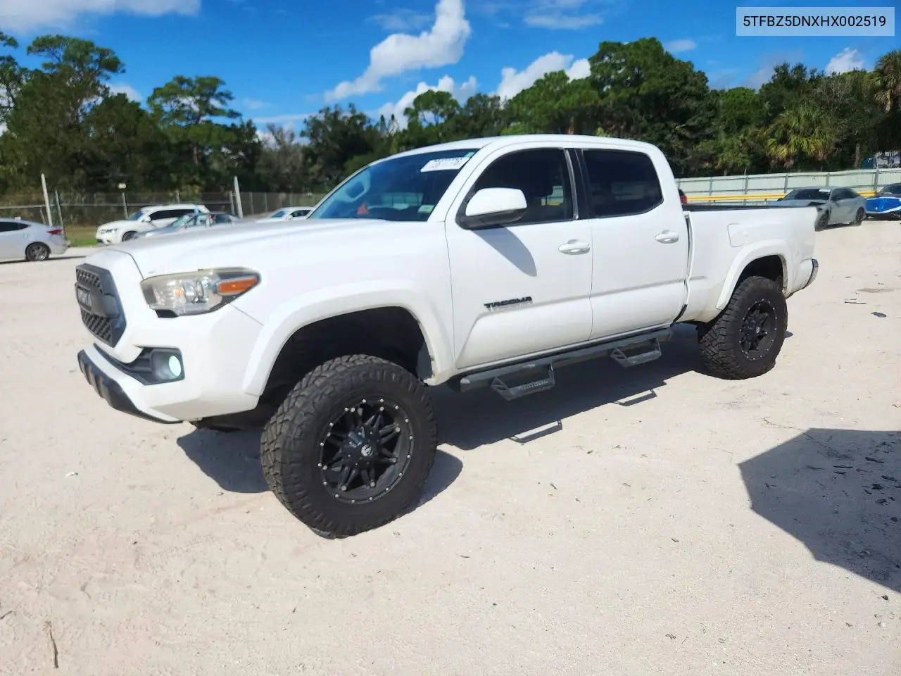 TOYOTA TACOMA 2017, VIN 5TFBZ5DNXHX002519