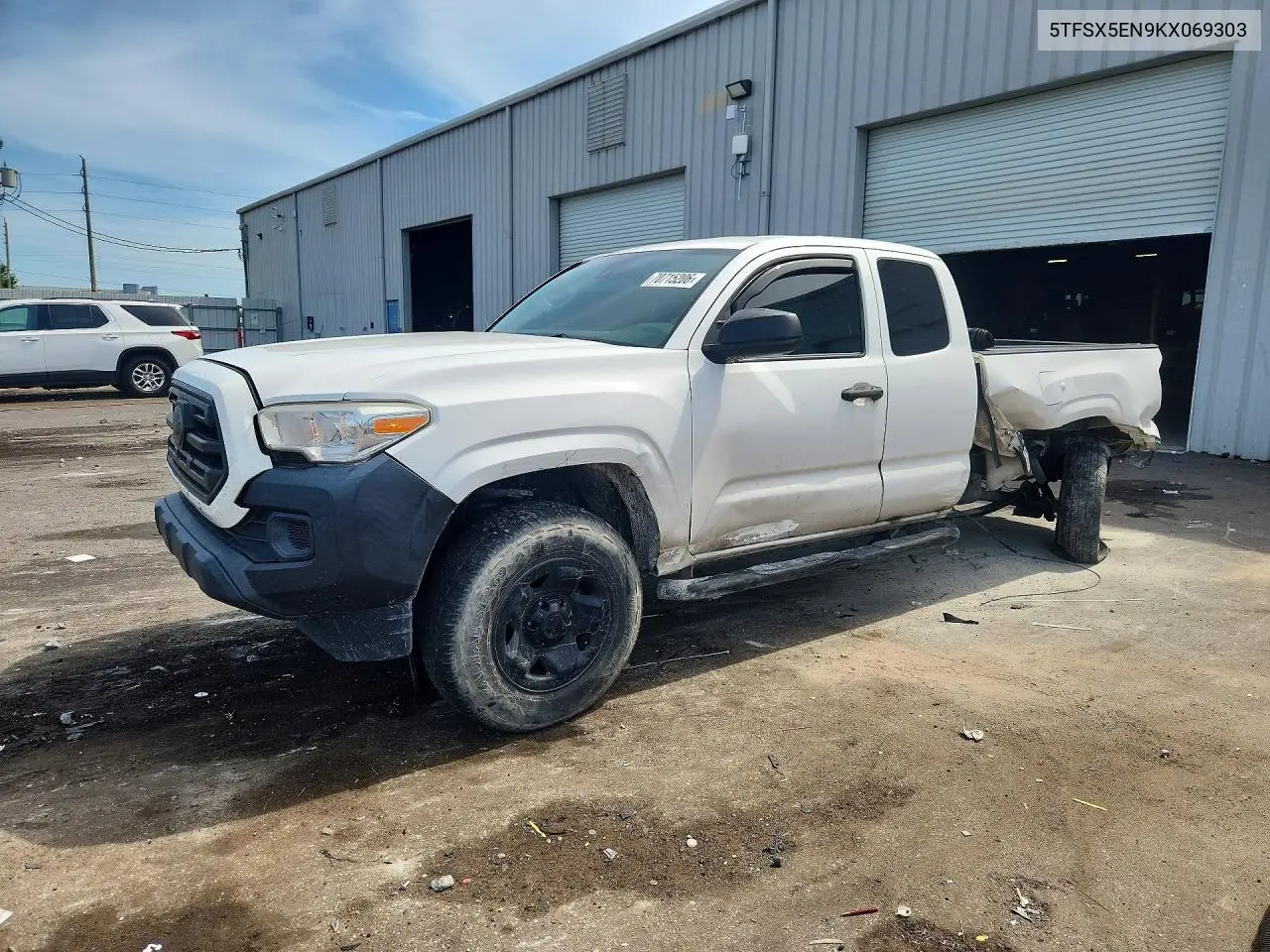 TOYOTA TACOMA 2019, VIN 5TFSX5EN9KX069303