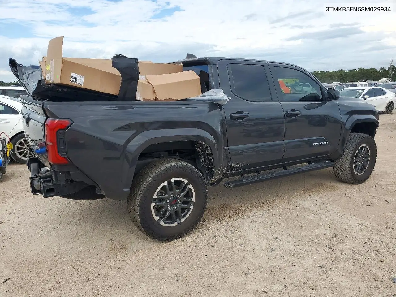 2025 TOYOTA TACOMA VIN 3TMKB5FN5SM029934 — фото 3