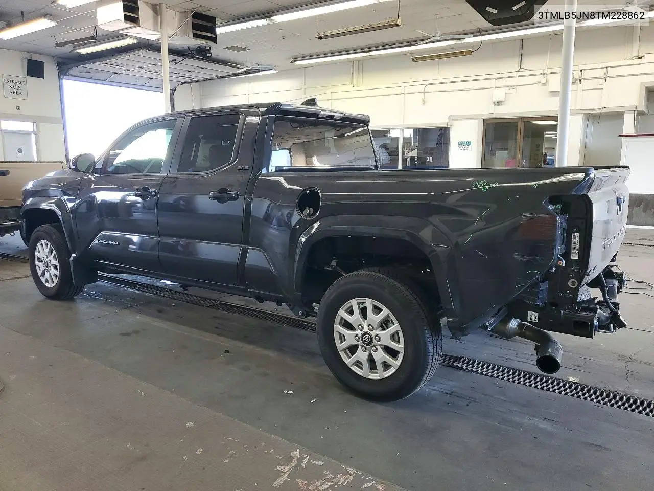 2026 TOYOTA TACOMA VIN 3TMLB5JN8TM228862 — фото 2