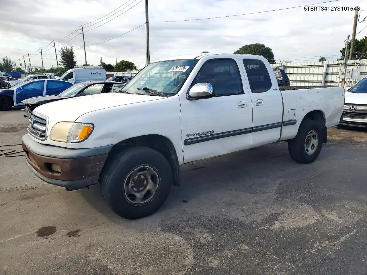 TOYOTA TUNDRA 2000, VIN 5TBRT3412YS101643