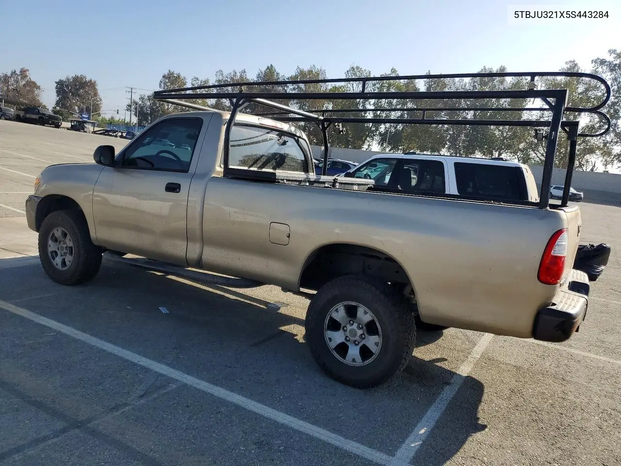 2005 TOYOTA TUNDRA VIN 5TBJU321X5S443284 — фото 2