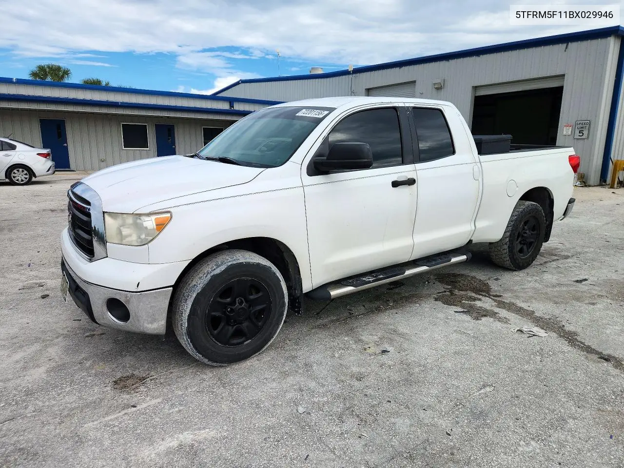 TOYOTA TUNDRA 2011, VIN 5TFRM5F11BX029946