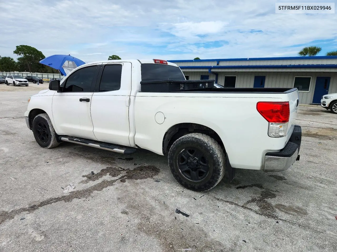 2011 TOYOTA TUNDRA VIN 5TFRM5F11BX029946 — фото 2