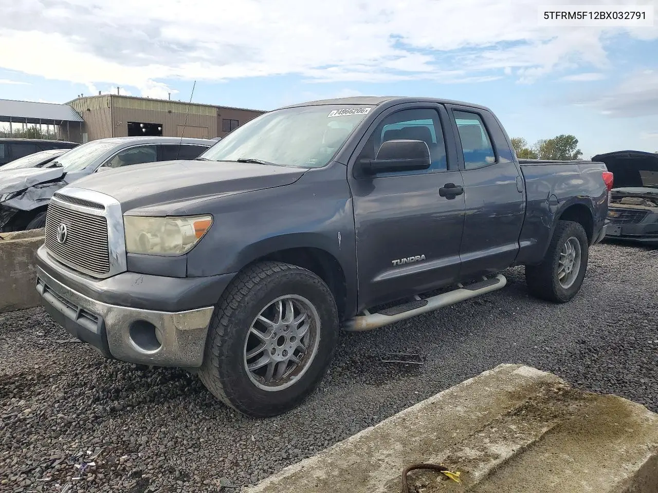 TOYOTA TUNDRA 2011, VIN 5TFRM5F12BX032791