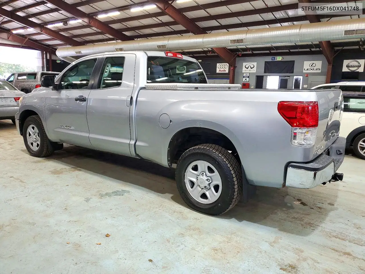 2013 TOYOTA TUNDRA VIN 5TFUM5F16DX041748 — фото 2