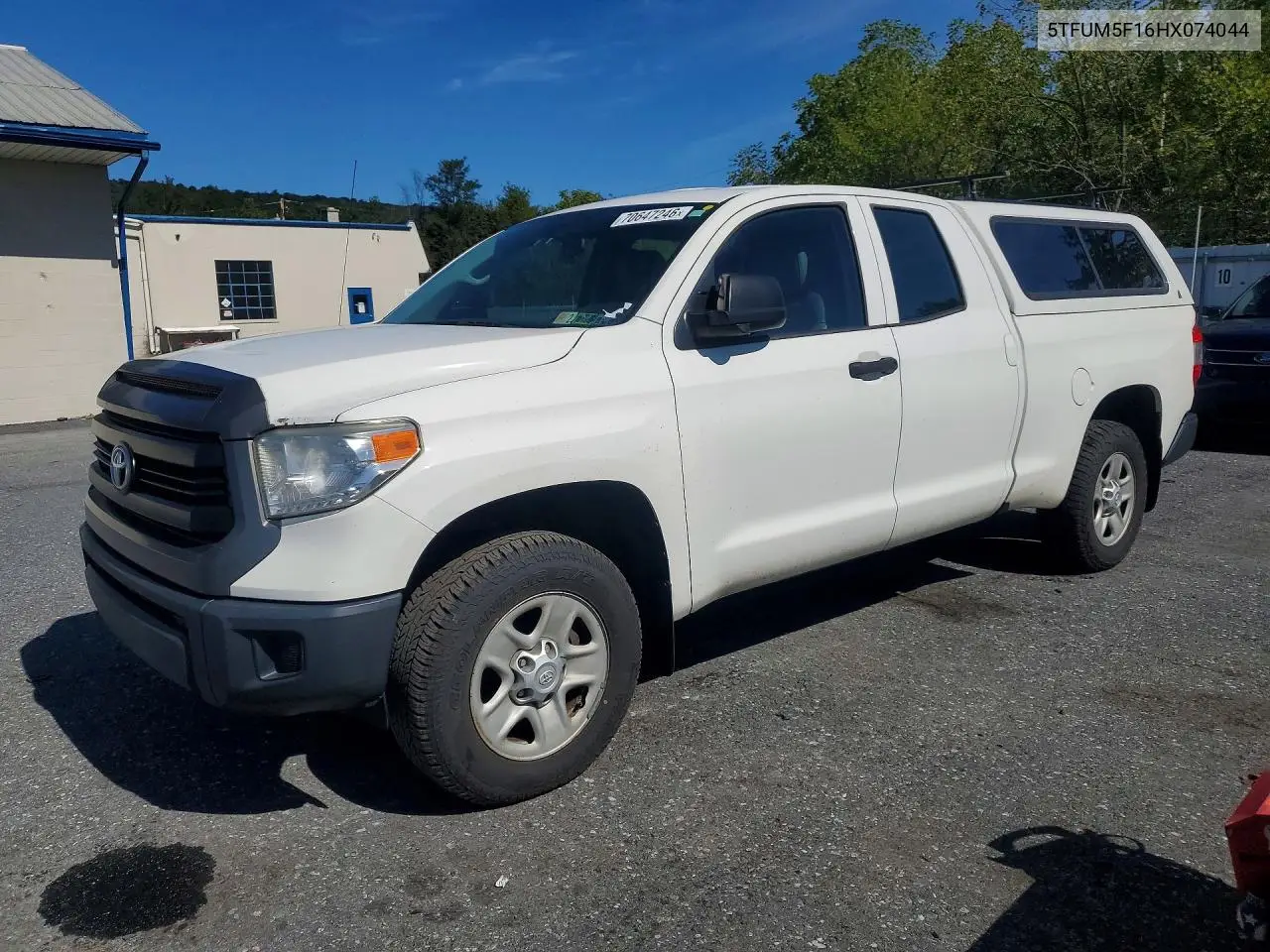 TOYOTA TUNDRA 2017, VIN 5TFUM5F16HX074044