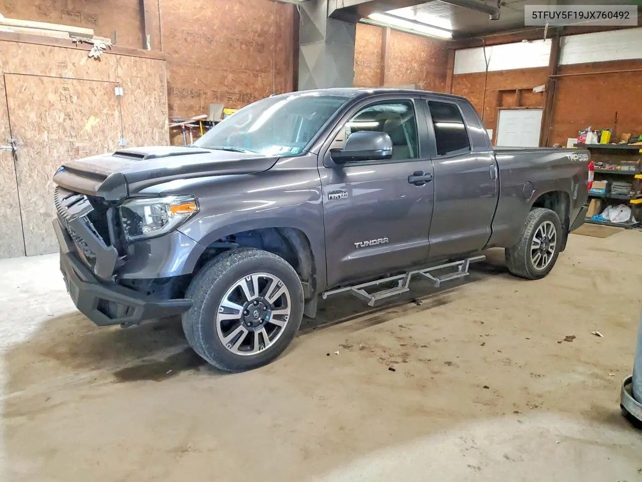 TOYOTA TUNDRA 2018, VIN 5TFUY5F19JX760492